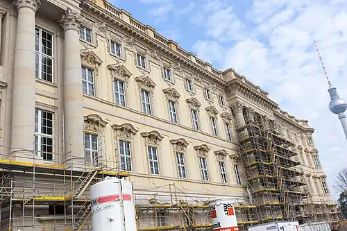 Andaimes na fachada sul, 3 de novembro de 2018