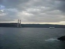 Pilares de Poyrazköy (vistos de Garipçe em janeiro de 2014)