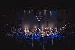 Young Lights em 2017 lançando seu segundo álbum de estúdio com participação de Felipe Pacheco Ventura (Violino) da banda Baleia