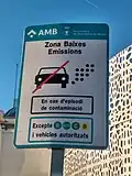 Sinal indicando o início da Zona de Baixas Emissões (ZBE) de Rondas de Barcelona entre San Adrián de Besós e Badalona.