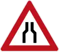 sich beidseitig verengende Fahrbahn (symbolisiert durch den Fahrbahnrand in Aufsicht)