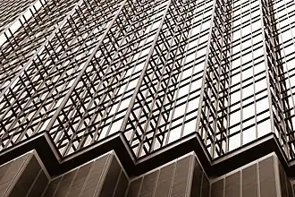 Padrão de zigue-zague na fachada de um edifício em Minneapolis (arquitetura).