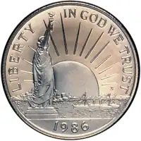 Liberty Enlightening the World retratada no anverso de seu meio dólar comemorativo do 100º aniversário da Estátua da Liberdade, em 1986