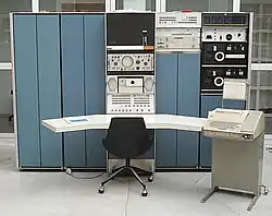 Computador PDP-7 com teletipo