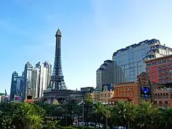 Réplica da Torre Eiffel em Cotai.