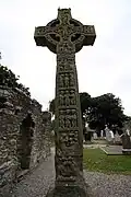 Cruz alta em Monasterboice na Irlanda