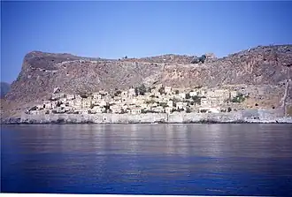 Vista da vila de Monemvasia em 2003