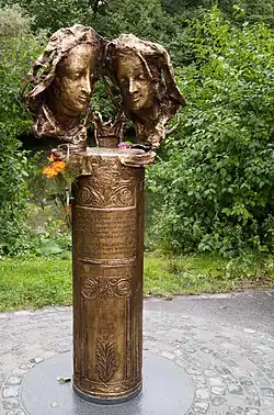Escultura de Agnes Bernauer com Alberhto III em Munique, no Catelo de Blutenburg.