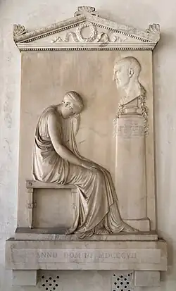 Monumento a Giovanni Volpato, de Antonio Canova, no pórtico.