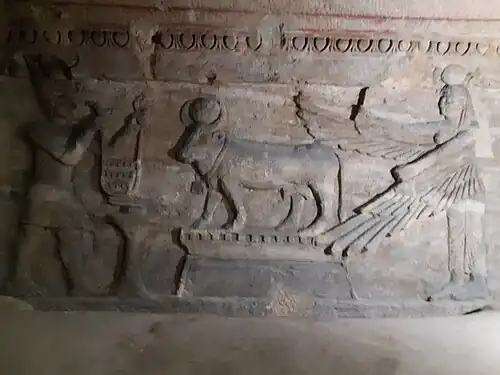 Catacumbas de Kom el-Chugafa: sincretismo greco-romano e egípcio.