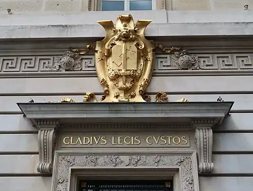 Torre sudeste, porta de entrada