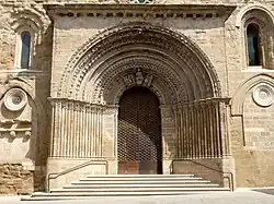 Portal com oito arquivoltas. Santa Maria de Agramunt (Urgell)