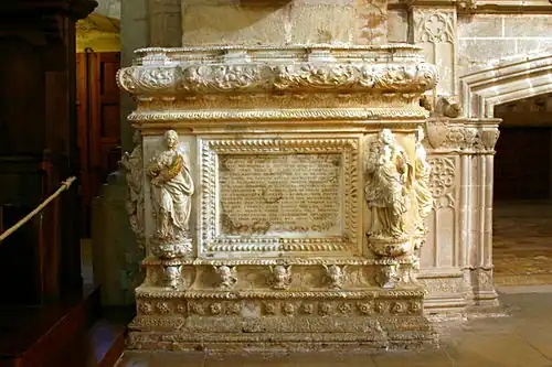 Túmulo no Mosteiro de Poblet, na Catalunha