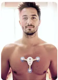 Holter sem fios, flexível e resistente à agua, com transmissão de sinais por bluetooth e análise de dados por Inteligência Artificial