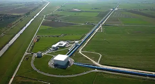 2015 aerial view of the Virgo site, showing the west arm (top) and part of the north arm (right), along with the various buildings