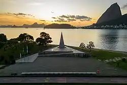 Monumento a Estácio de Sá, no Flamengo, onde atualmente estão seus restos mortais