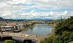 Horizonte de Inverness e o Rio Ness