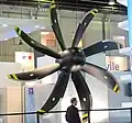 Hélice propulsora do avião cargueiro Airbus A400M, fabricada em compósito