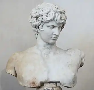 Busto de Antínoo no museu Palazzo Altemps, em Roma.