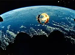 A chama do foguete pode não ser visível fora da atmosfera, como nesta foto. Os motores do foguete são as estruturas escuras no centro, embaixo.