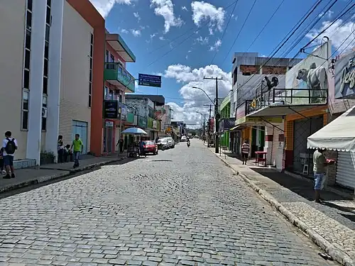 Avenida Paulo Portela, centro de comércio e principal avenida de Buerarema