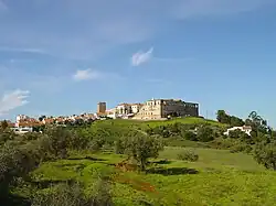 Restos da antiga construção do convento, mandado erigir durante a dinastia Filipina.