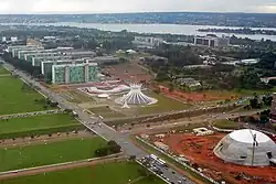 A Catedral no Eixo Monumental.