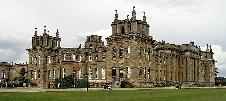 Palácio de Blenheim por John Vanbrugh e Nicholas Hawksmoor
