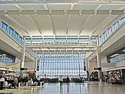 Terminal E em Aeroporto Intercontinental George Bush em Houston.