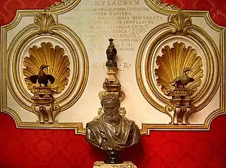 Salla delle Oche, com busto de Michelangelo