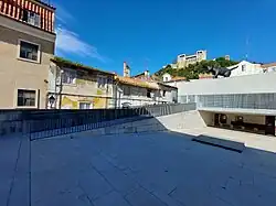 Escultura Gato Preto, no Centro Cívico de Leiria