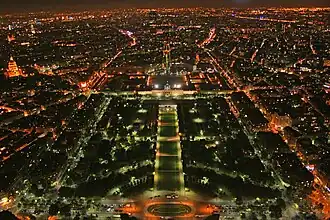 Champ de Mars à noite (2007).