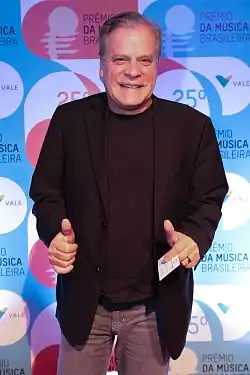 Chico Pinheiro, jornalista e ex-apresentador do Bom Dia Brasil[49]