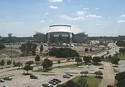 Vista do estádio do estacionamento.