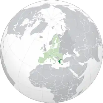 Localização da Grécia (em verde escuro) e na União Europeia (em verde claro)