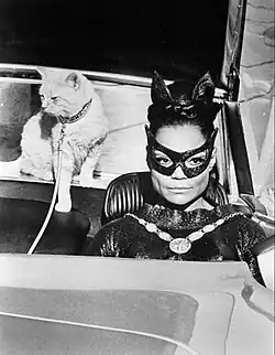 Eartha Kitt como Mulher-Gato