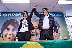 Manuela d'Ávila e Fernando Haddad no lançamento da chapa O Povo Feliz de Novo, em 7 de agosto.