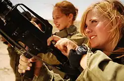 Mulheres a serviço do exército de Israel.