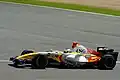 Giancarlo Fisichella pilotando o modelo R27 no GP da Grã-Bretanha de 2007.