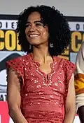 Lauren Ridloff interpreta Connie