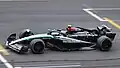 Lewis Hamilton pilotando o W15 no GP da China de 2024