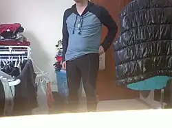 Homem vestindo uma Megging