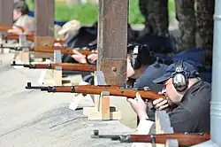 Um rifle Zastava M48 em competição Service rifle na Eslovênia.