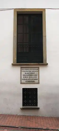 Janela do Palácio de San Carlos, Bogotá pela qual Bolívar escapou de um atentado em 25 de setembro de 1828