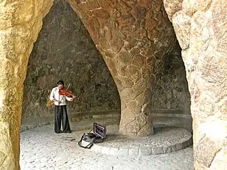 Refúgio de carruagens no vestíbulo da entrada principal