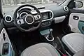 Interior de um Renault Twingo 2013 (pré facelift)