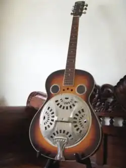 Guitarra ressonadora