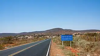 Uma das vias de acesso a cidade