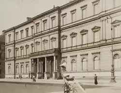 O Palácio do Duque Max, local de nascimento de Isabel