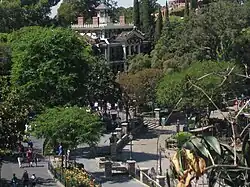 New Orleans Square(A Haunted Mansion e área do Fantasmic! em 2010)